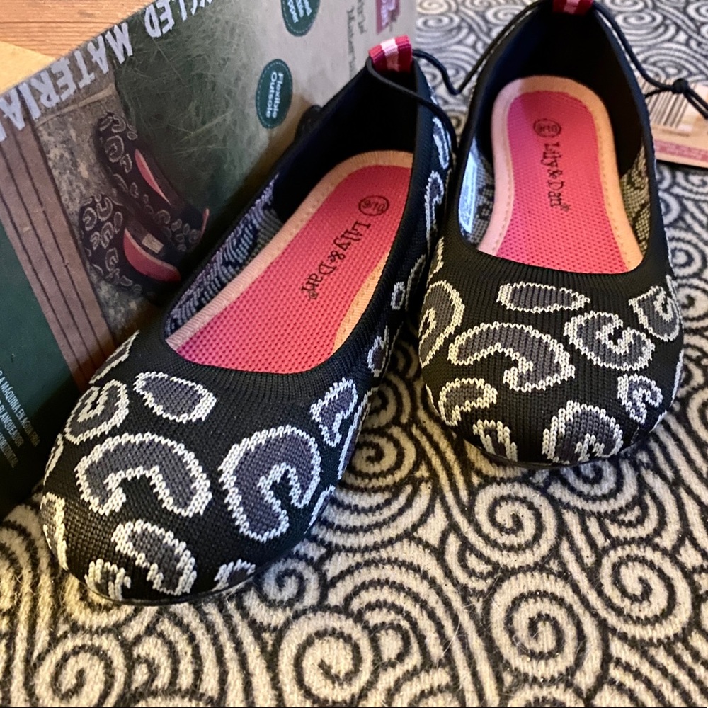 Girls Sz 9/10- Lily & Dan Flats- BNWT